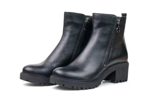 بوت حريمي كلاسيكي